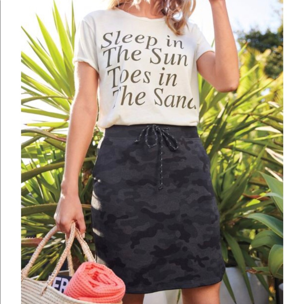 Evereve Sundry Saturday Skirt